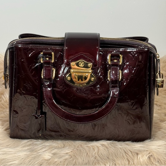 Louis Vuitton Handbags - Authentic Louis Vuitton Amarante Melrose Avenue Vernis Monogram Satchel